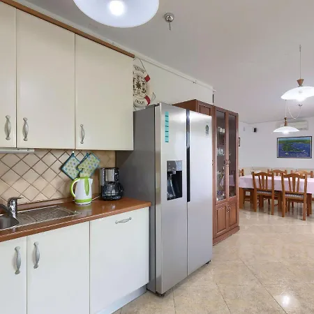 Matej By Interhome *