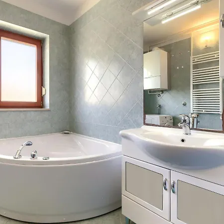 Matej By Interhome * Pula