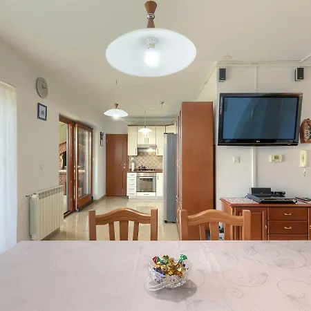 Matej By Interhome Apartamento